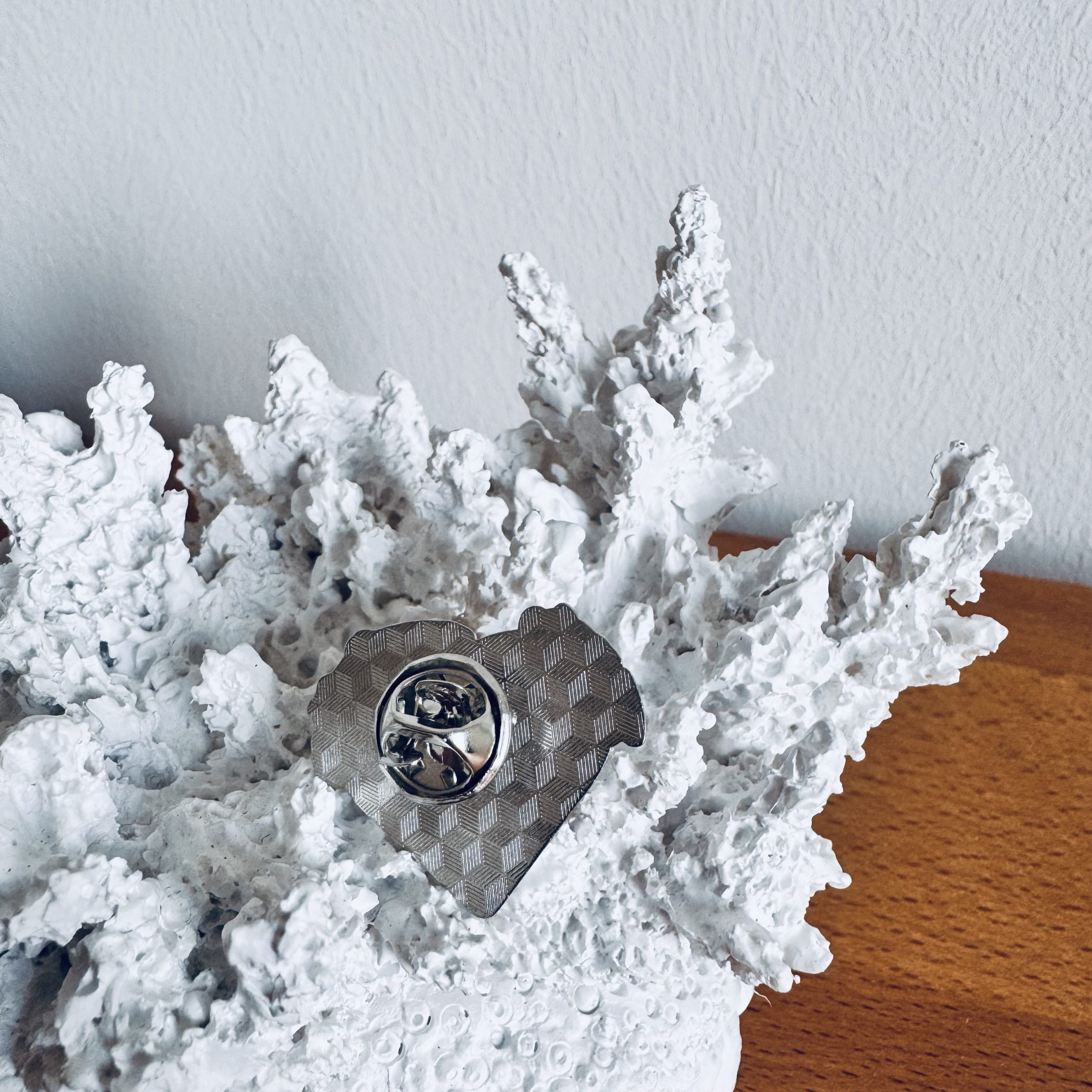 pride-anstecker-yourself-emaille-herz-regenbogen