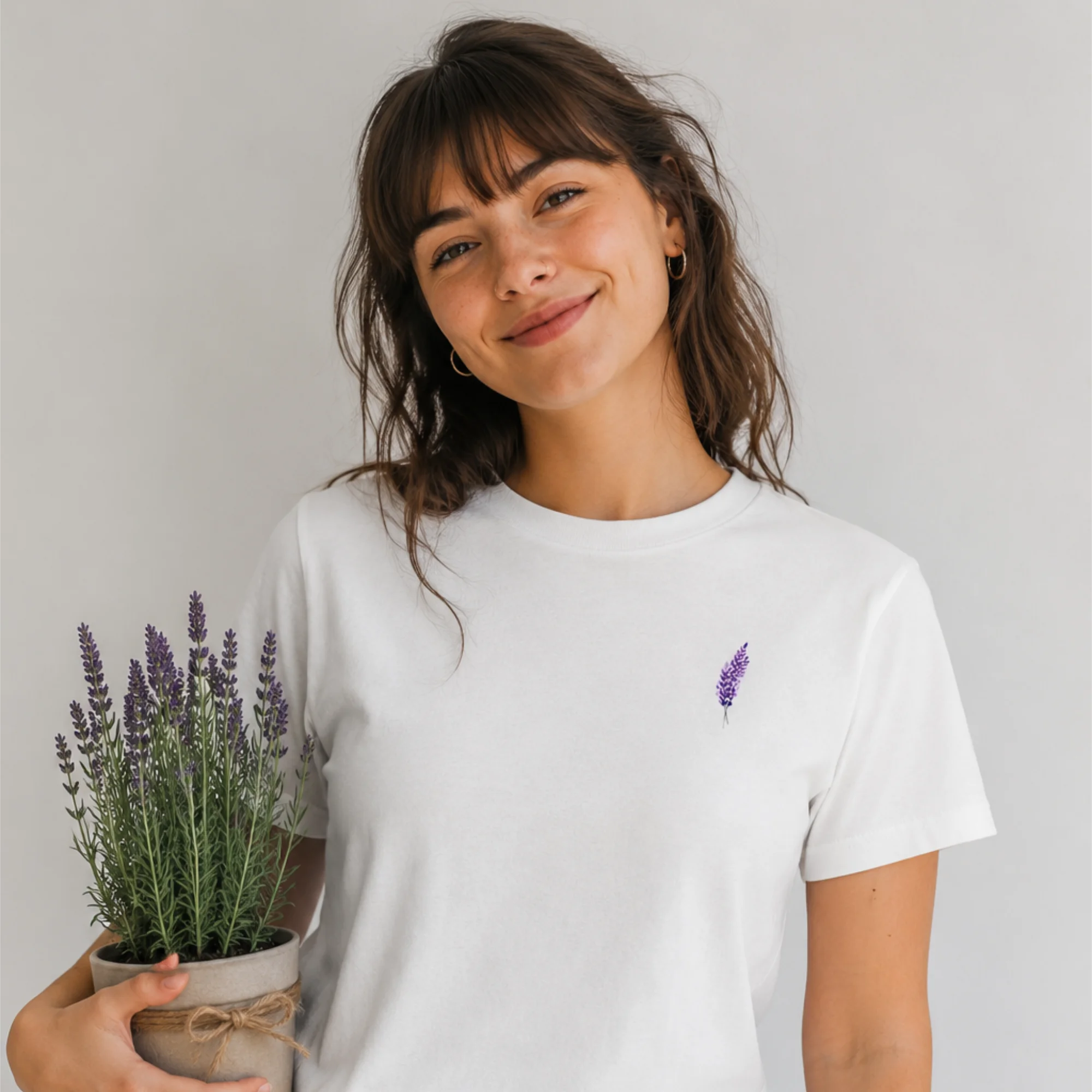 Pride-T-Shirt-Offwhite-Lavendel-Damen-Frontansicht